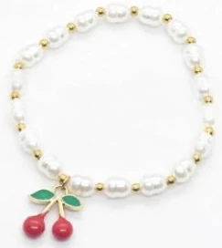 Pulsera elastizada con perlas, bolitas y dije dorado cereza roja
